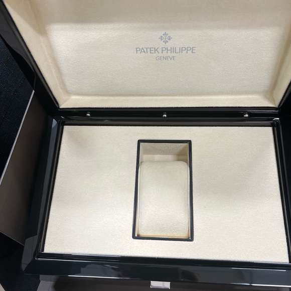 Patek watch box - Picture 3 of 4